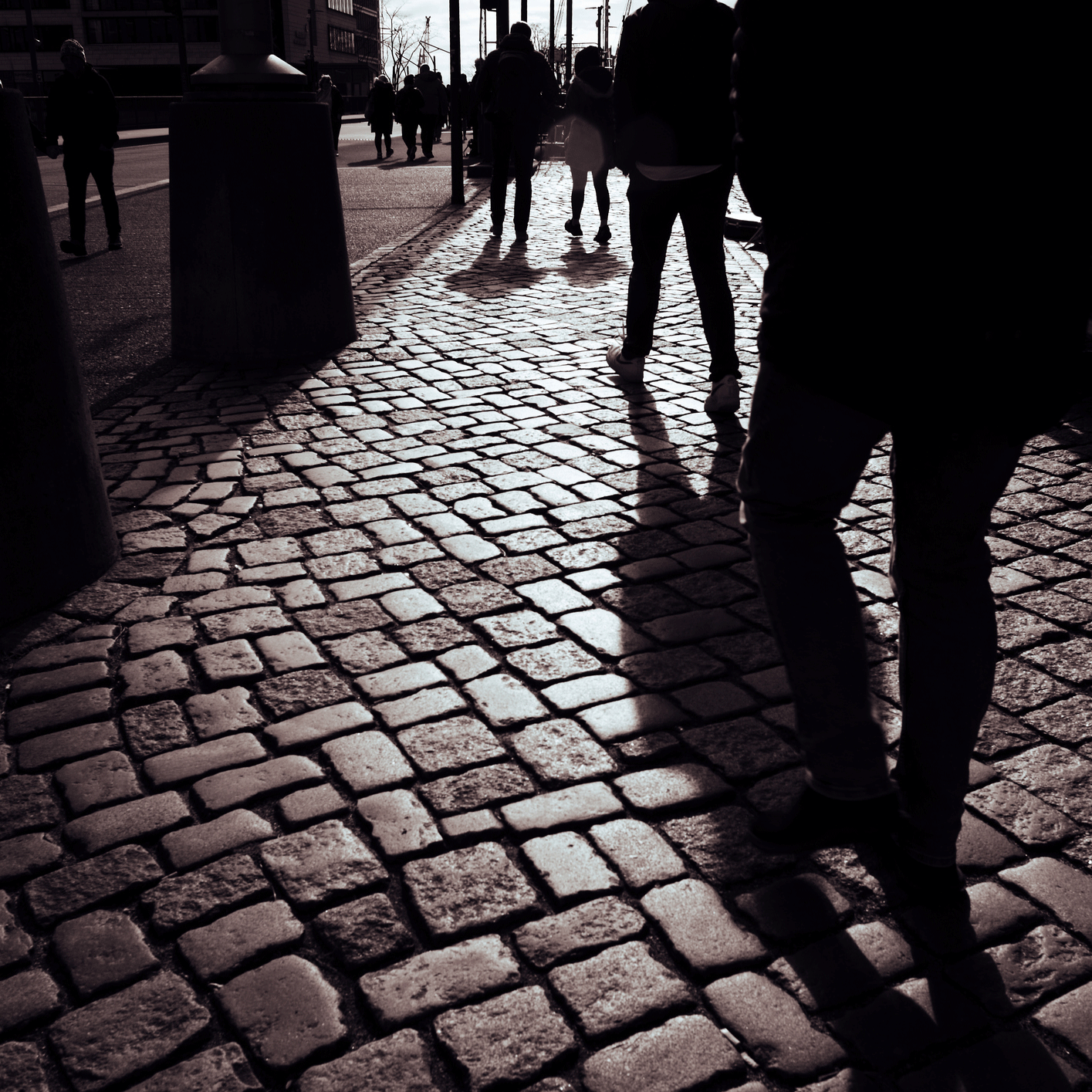 Guests walking through the Cobblestone Streets of St. Augustine on this Pub Crawl